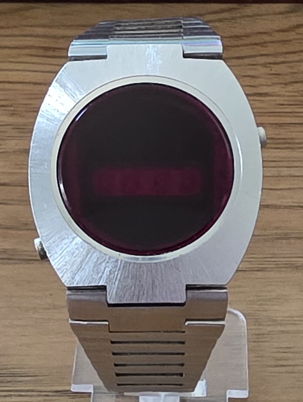 Vintage 70's Hughes Aircraft Co. Red LED Men's 36mm Watch FOR PARTS OR REPAIR
